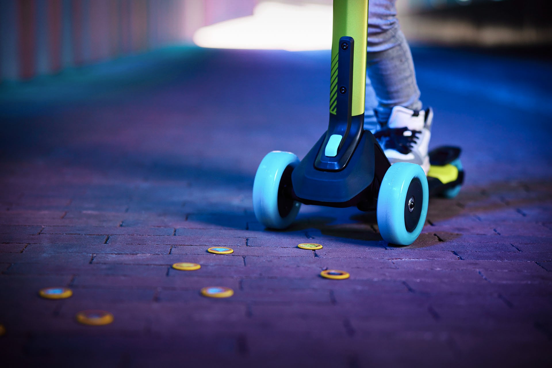 BERG NEXO Kinderroller Lights Magnet-deck