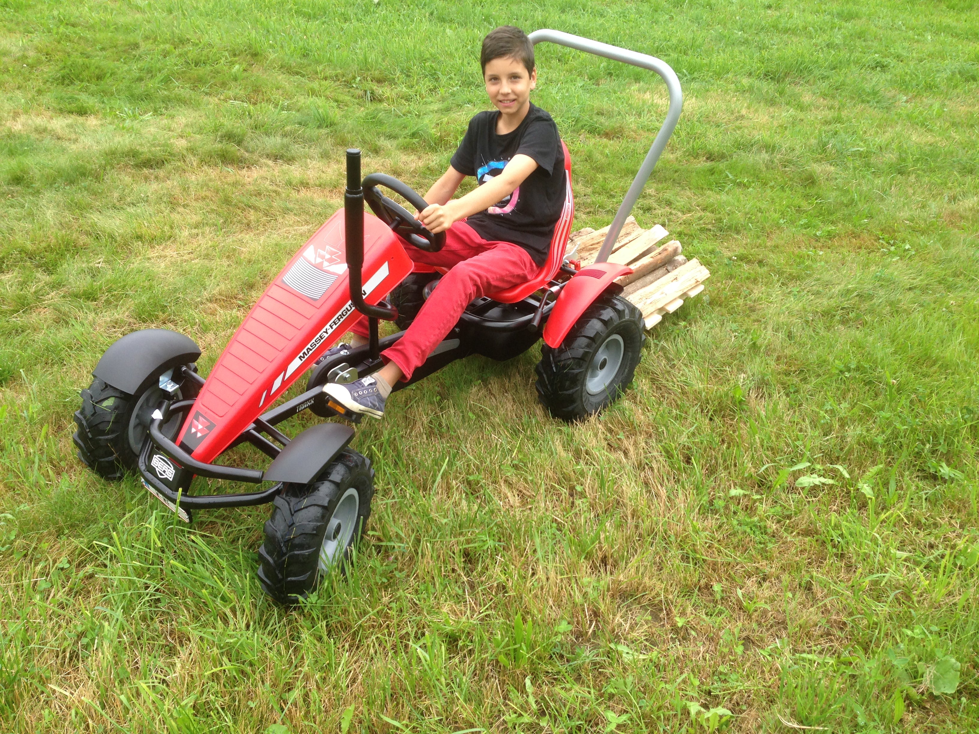 Berg Traxx Massey Ferguson Tret-Traktor Yes 1 Watzinger Kids Fun